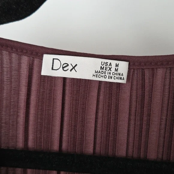 NWT DEX Plissé Plum V-Neck Dress, Size M - Picture 4 of 9